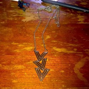 Stainless steel necklace triple V